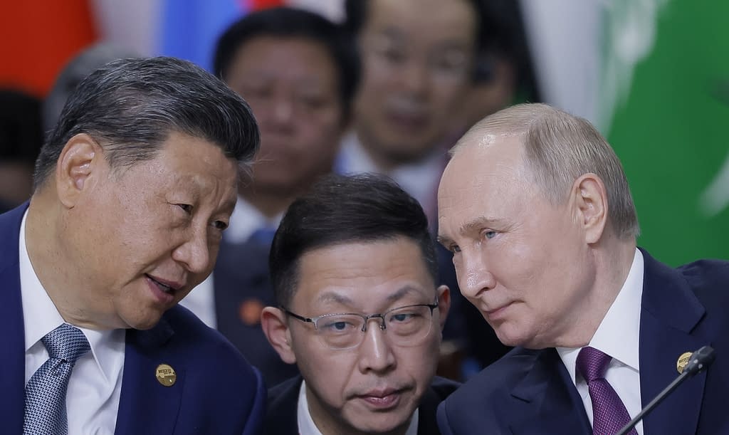 Xi Jinping a vorbit cu Vladimir Putin: Trump și-a schimbat la 180 grade atitudinea față de Kiev, după discuția cu liderul de la Kremlin