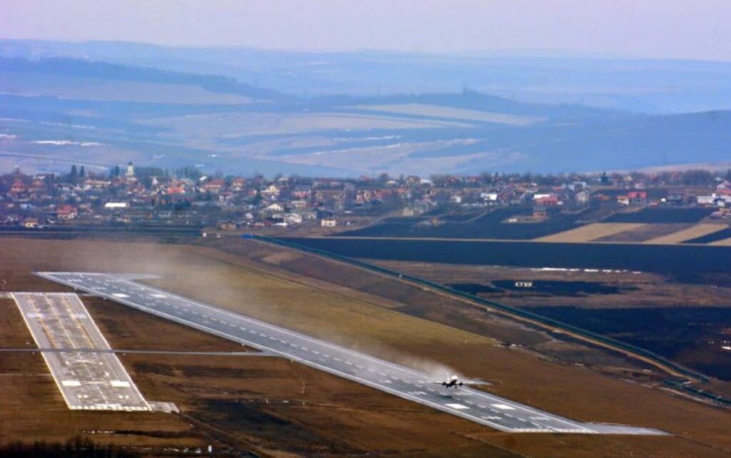 pista-aeroport-aroneanu-1024x642-1