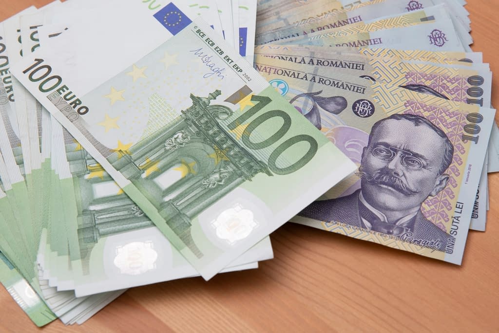 Economii în euro sau lei? În ce monedă să îți păstrezi banii pentru o mai bună siguranță financiară