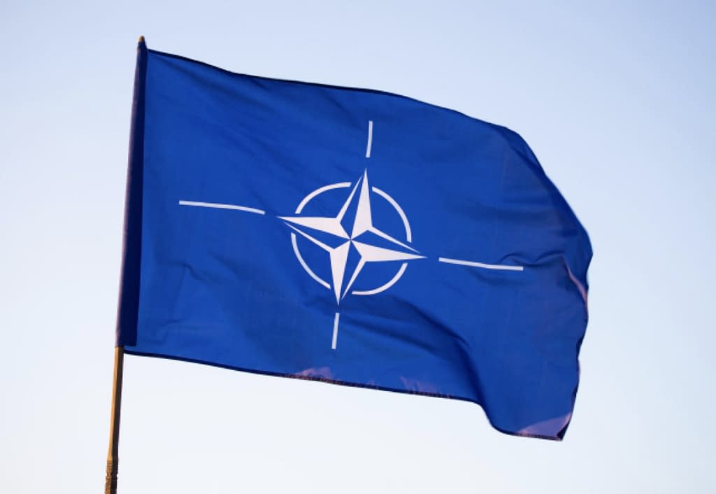 NATO își trăiește ”ultimele zile”. Amiral american: La Moscova se desfac cele mai bune sticle de vodcă