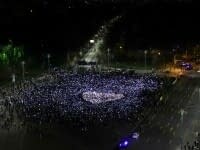 Miting pro-Europa în București: ”Nu plecăm capul în fața extremismului”. Coregrafie impresionantă