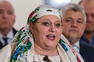 VIDEO Diana Șoșoacă a năvălit în biroul unui judecător CCR: „Demisia și la pușcărie!”. Șefa SOS România a venit să ceară socoteală pentru blocarea candidaturii sale