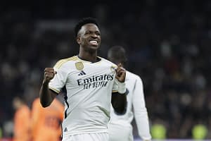 Saudiții încearcă din răsputeri să-l convingă pe Vinicius să părăsească Real Madrid