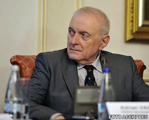 Un sfert din banii trimiși de românii din diaspora pleacă în Asia. Adrian Vasilescu (BNR) explică ce probleme ar putea avea România