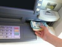 Statul din Europa în care locuitorii se plâng că au acces tot mai greu la cash. Băncile reduc din ATM-uri