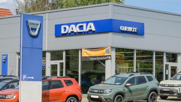 dacia-showroom_64bf457a33