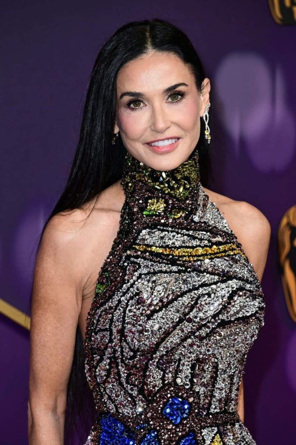 Demi Moore, apariție de senzație la Premiile BAFTA 2025. Actrița în vârstă de 62 de ani a purtat o rochie spectaculoasă. FOTO - Imaginea 15