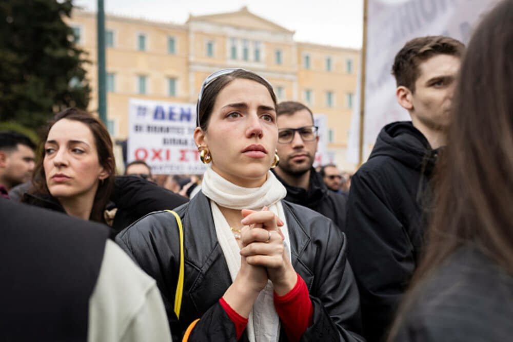 Momentul „Colectiv” al Greciei. Sute de mii de cetățeni în stradă, împotriva corupției, la doi ani de la tragedia de la Tempi - Imaginea 10